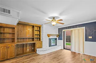 213 Tracy Ln, Victoria, TX 77904 - Photo 5