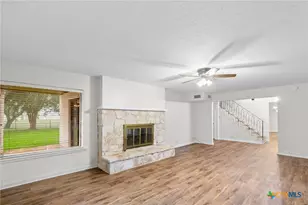 213 Tracy Ln, Victoria, TX 77904 - Photo 3