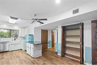 213 Tracy Lane, Victoria, TX 77904 - Photo 9