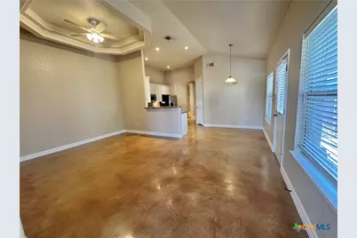 362 E Faust Street, New Braunfels, TX 78130 - Photo 3