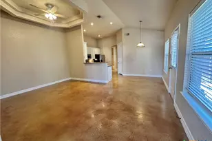 362 E Faust St, New Braunfels, TX 78130 - Photo 3