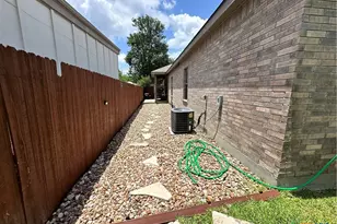 362 E Faust St, New Braunfels, TX 78130 - Photo 19