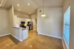 362 E Faust St, New Braunfels, TX 78130 - Photo 5