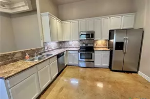 362 E Faust St, New Braunfels, TX 78130 - Photo 7