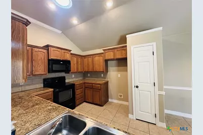 301 Winston Drive, Gatesville, TX 76528 - Photo 7