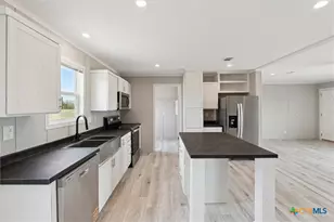 1287 County Road 402, Flatonia, TX 78941 - Photo 15