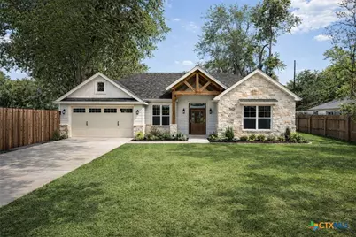 520 S Grant Avenue, New Braunfels, TX 78130 - Photo 1