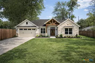 520 S Grant Ave, New Braunfels, TX 78130 - Photo 1