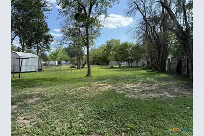 520 S Grant Avenue, New Braunfels, TX 78130 - Photo 3