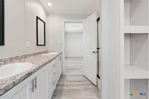 855 Roosevelt Rd, Luling, TX 78648 - Photo 23