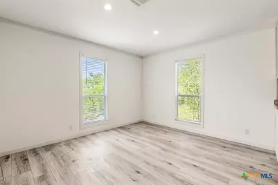 855 Roosevelt Road, Luling, TX 78648 - Photo 9