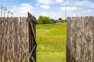 2298 Sungate Dr, New Braunfels, TX 78130 - Photo 31