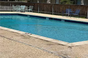 1051 Country Club Dr, Seguin, TX 78155 - Photo 13