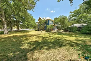 624 St Louis St, Gonzales, TX 78629 - Photo 33