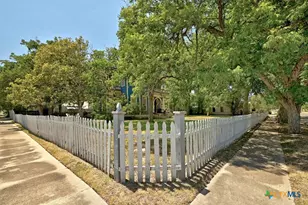 624 St Louis St, Gonzales, TX 78629 - Photo 35