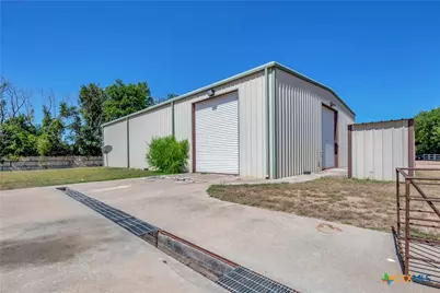 301 Fm 1660, Hutto, TX 78634 - Photo 3