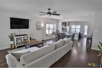 829 Manhattan, New Braunfels, TX 78130 - Photo 3