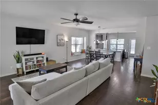 829 Manhattan, New Braunfels, TX 78130 - Photo 3