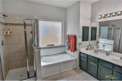 829 Manhattan, New Braunfels, TX 78130 - Photo 5