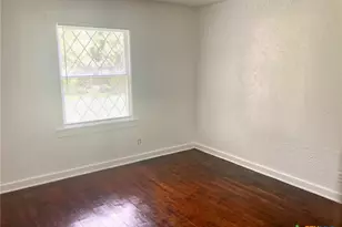 708 E Loma Vista Ave, Victoria, TX 77901 - Photo 11