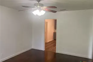 708 E Loma Vista Ave, Victoria, TX 77901 - Photo 5