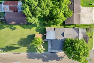 116 N Ben Wilson St, Victoria, TX 77901 - Photo 7