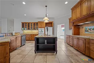 758 Mission Heights, New Braunfels, TX 78130 - Photo 13