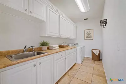 758 Mission Heights, New Braunfels, TX 78130 - Photo 25