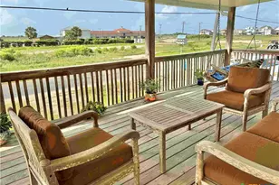 604 W Maple St, Port O'Connor, TX 77982 - Photo 5