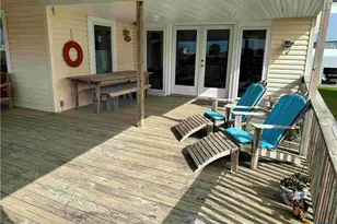 604 W Maple St, Port O'Connor, TX 77982 - Photo 37