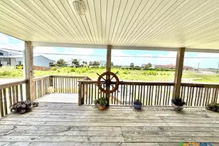 604 W Maple St, Port O'Connor, TX 77982 - Photo 7