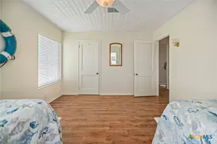 604 W Maple St, Port O'Connor, TX 77982 - Photo 11