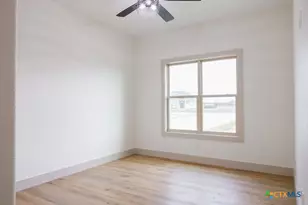 156 Essence Dr, Victoria, TX 77904 - Photo 33