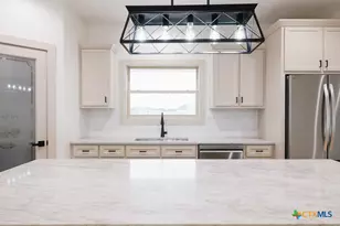 156 Essence Dr, Victoria, TX 77904 - Photo 9