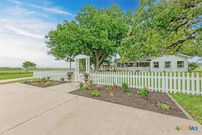 7800 County Road 210, Bertram, TX 78605 - Photo 5
