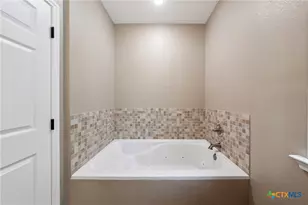 13554 Knob Hill Rd, Rogers, TX 76569 - Photo 33