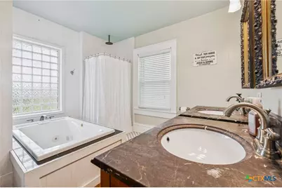 1004 Mitchell Street, Gonzales, TX 78629 - Photo 35