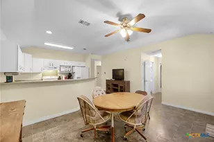 1571 Kimberly Dawn Dr, New Braunfels, TX 78130 - Photo 7