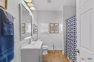 905 N Navarro St, Victoria, TX 77901 - Photo 17