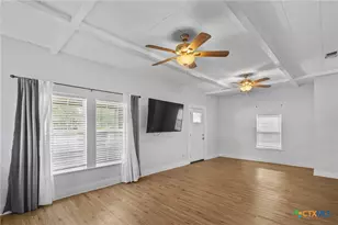 905 N Navarro St, Victoria, TX 77901 - Photo 13