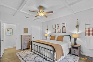 905 N Navarro St, Victoria, TX 77901 - Photo 11