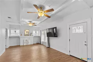 905 N Navarro St, Victoria, TX 77901 - Photo 9