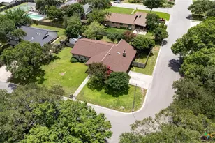 221 W Tanglewood Dr, New Braunfels, TX 78130 - Photo 29