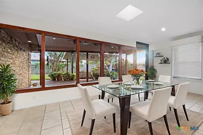 221 W Tanglewood Drive, New Braunfels, TX 78130 - Photo 7