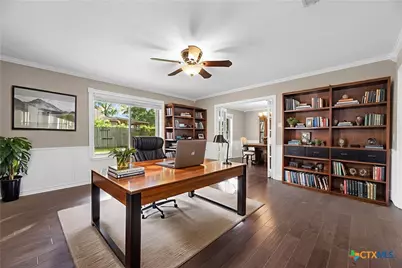 221 W Tanglewood Drive, New Braunfels, TX 78130 - Photo 13