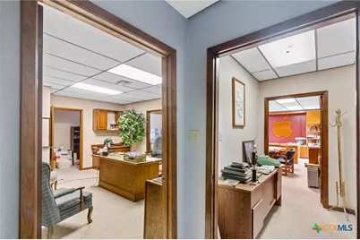 708 E Goodwin Avenue, Victoria, TX 77901 - Photo 15