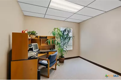 708 E Goodwin Avenue, Victoria, TX 77901 - Photo 21