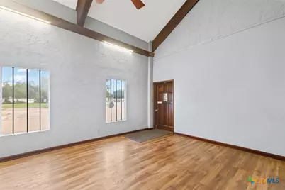 708 E Goodwin Avenue, Victoria, TX 77901 - Photo 3