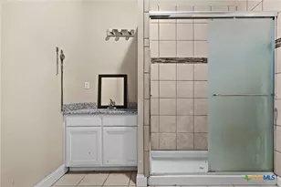 607 S Main St, Lampasas, TX 76550 - Photo 17