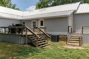607 S Main St, Lampasas, TX 76550 - Photo 23